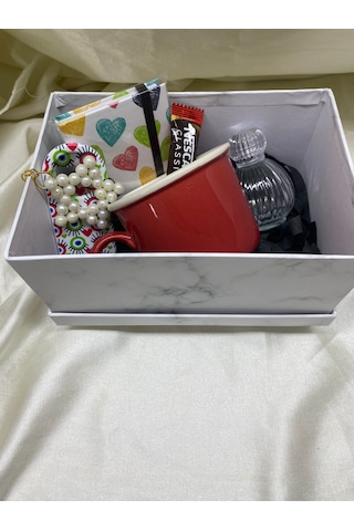 Kırmızı Kupa Kahve Hediye Kutusu Mumlu Hediye Seti Şık Ve Özel Hediye Kadın & Erkek İçin Özel Kutulu Hediye -