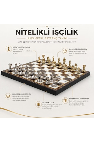 Lüks Metal Satranç Takımı Krom Figürlü 20x20 Cm Kehribar Tahta Dekoratif Koleksiyon Hediye Seti Özel
