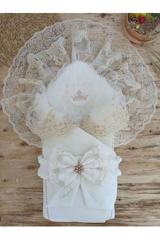 Yenidoğan Sahra Taç Nakışlı Plazma Taşlı Güpürlü Fiyonklu Duvaklı Trilüks Kundak Bebek Battaniyesi Sütlü Kahve Çok Renkli