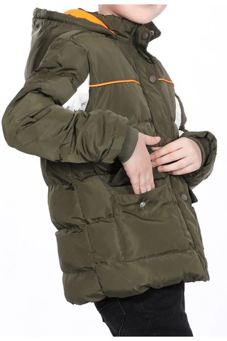 Erkek Çocuk Kolları Renk Bloklu Yazı Desenli Şerit Detaylı Fermuar Çıtçıt Kapamalı Haki Renk Mont Haki