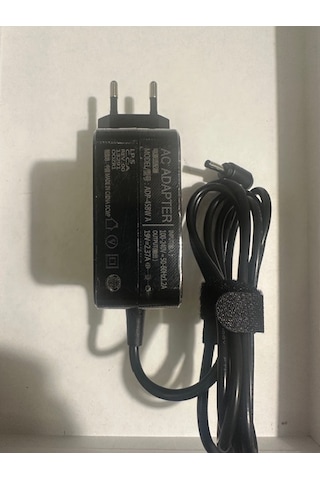 19 Volt 2.37 Amper Asus Uyumlu Adaptör 19 Volt 2.37 Amper 4.0 Mm 1.35 Mm Adaptör