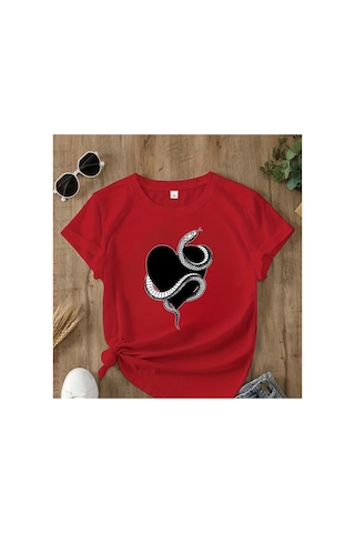 Herkesemoda Kalp Ve Yılan Baskı Detaylı Basic T-shirt Kırmızı