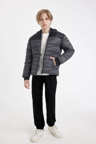 DeFacto Erkek Çocuk Su İtici Kapüşonlu Fermuarlı Cepli Polar Astarlı Mont C5519A824WNAR58