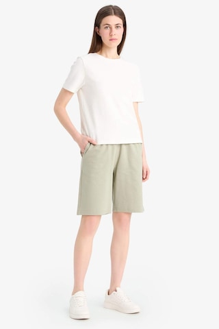 DeFacto Regular Fit Normal Bel Düz Paça Bermuda Şort N7439AZ25HSGN497 Yeşil