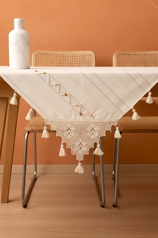 Boncuk Detaylı Güpürlü Kare Runner 90x90 Cm Krem