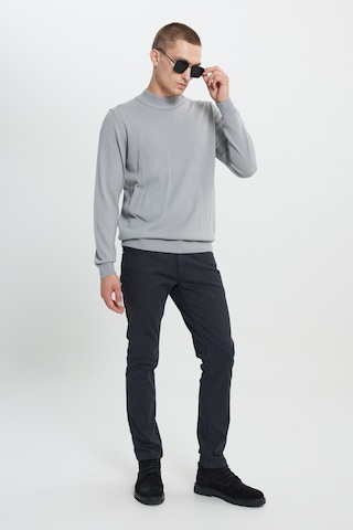 AC&Co / Altınyıldız Classics Altinyildiz Classics Erkek Gri Melanj Standart Fit Normal Kesim Yarım Balıkçı Yaka Triko 4A4923100005GMJS Gri Melanj