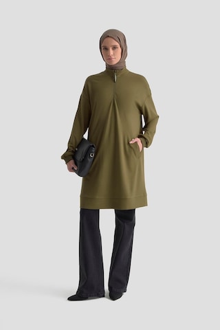 Armine Trend Yarım Fermuarlı Kolları Ribanalı Cepli Örme Tunik Yağ Yeşili 25kt461 Yağ Yeşili