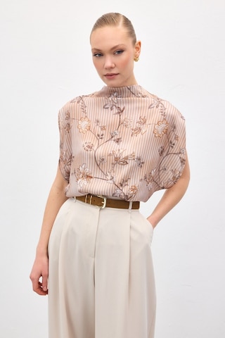 Sateen Kısa Kollu Desenli Bluz - Kahve-137042 kahve