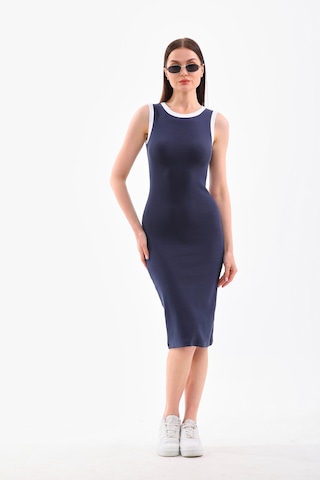 Beyaz Biyeli Kolsuz Diz Altı Fitilli Esnek Lacivert Kalem Elbise