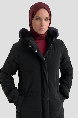 Armine Trend Boydan Fermuarlı Yanları Fermuar Detaylı Kapüşonu Kürklü Mont Lacivert 25kt744
