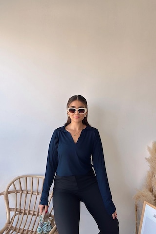 WeShaya Kadın Laci Polo Yaka Basic Bluz, Uzun Kol, Regular Kesim, Günlük Ve Spor Kaliteli Kumaş Sweatshirt Lacivert
