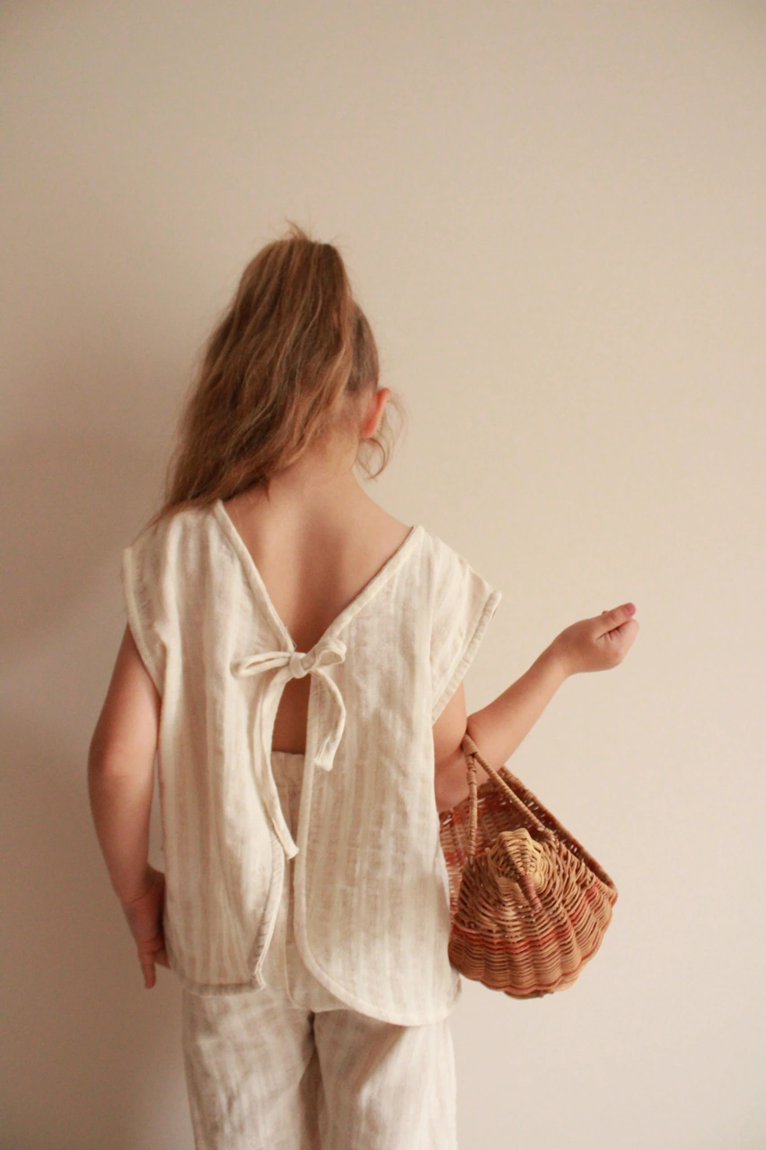 Bej Çizgili Sırt Detaylı Müslin Takım Bej