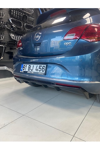 Opel Astra J Makyajlı Kasa Hb Uyumlu Arka Difüzör Plastik Parlak Siyah