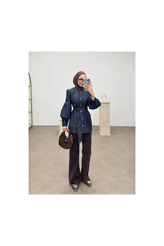 Meecy Denim Tesettür Balon Detaylı Kuşaklı Gömlek Lacivert Lacivert