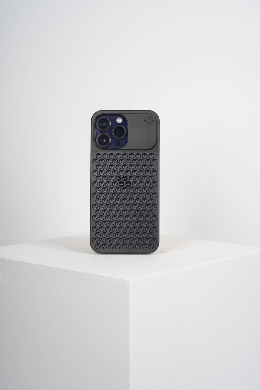 The Bulwark 15 Pro Max Siyah Alüminyum Alaşımlı,kokulu Metal Kızaklı Telefon Kılıfı Siyah