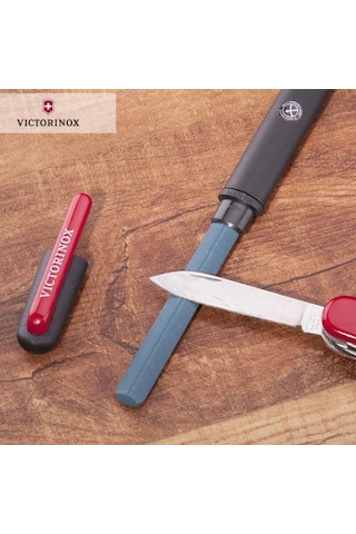 Victorinox Kamp Çakı Bileme Aleti 4.3323 Çift Fonksiyonlu Biley Masat Kırmızı