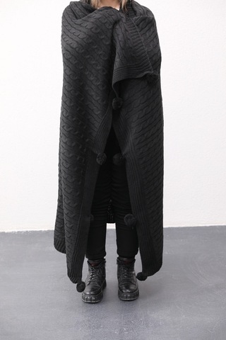 Biocotton Triko Ponponlu Örgü Tv Battaniyesi - Siyah