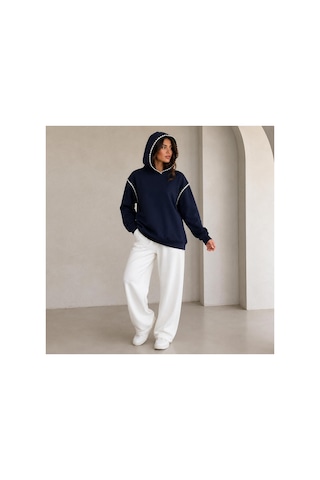 Herkesemoda Yaka Ve Kol Nakış Detaylı Kapüşonlu 2 İplik Şardonlu Sweatshirt Lacivert-krem