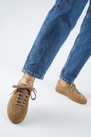 Manijero Krahe Barbella Kadın Hakiki Deri Üç Ayrı Alternatif Bağcıklı Kum Sneakers