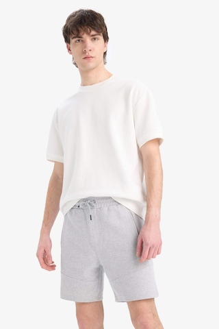 DeFacto Slim Fit Dar Kesim Dar Paça Şort W7965AZ25SMGR362