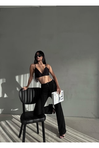 Kadın Siyah Renk Likralı Kumaş Straight Fit Denim Siyah