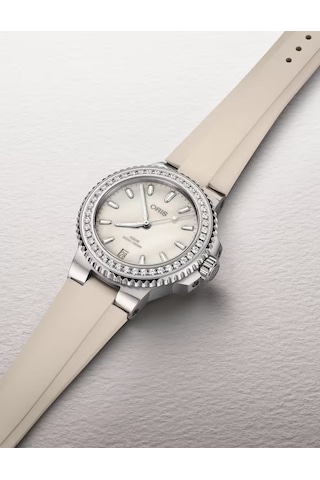 Oris Aquis Date Diamonds 36.5 Mm Otomatik Saat 01 733 7792 4956-0 Krem