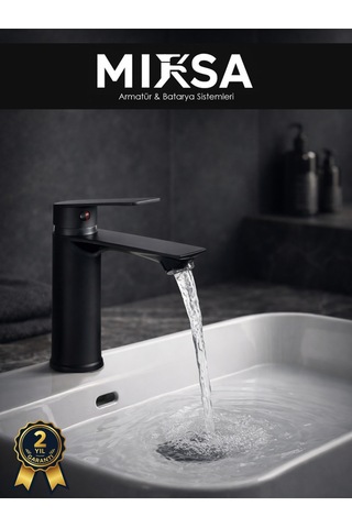 Siyah Sabit Gövde Lüx Banyo Lavabo Musluğu Bataryası