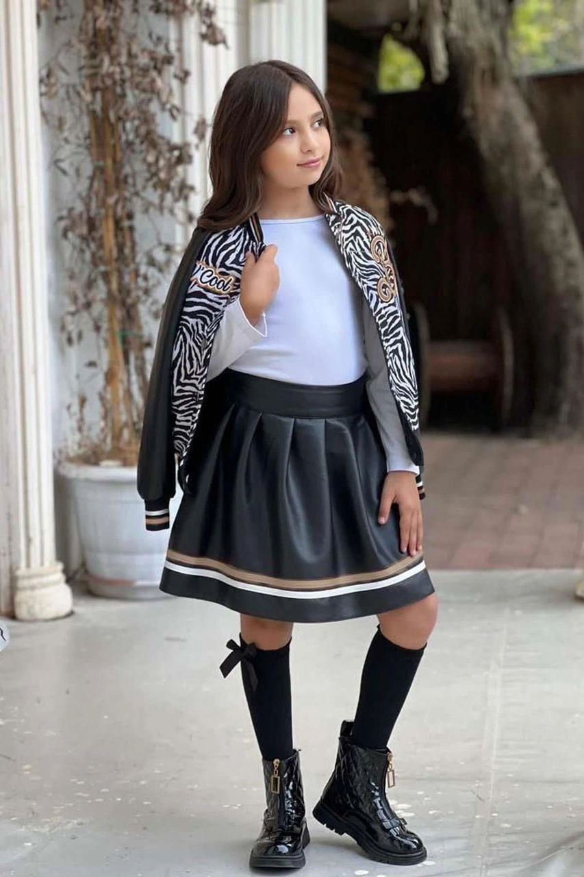 Riccotarz Kız Çocuk V Cool Yazı Baskılı Sweatshirt Zebra Ve Gold Şerit Detaylı Deri Ceketli Etekli Takım Gold