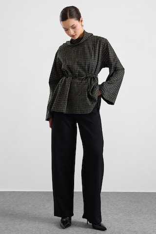 Olcay Degaje Yaka Oversize Kareli Bluz Haki 9839