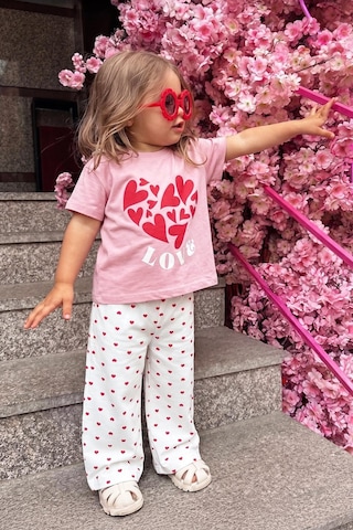 Monila Kız Çocuk Pamuklu Pembe Kalp Baskılı T-shirt Ve Kalpli Müslin Pantolon Alt Üst Takım