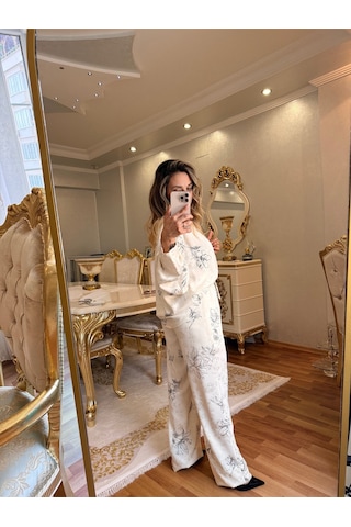 İlayla Desenli Premium Beyaz Takım