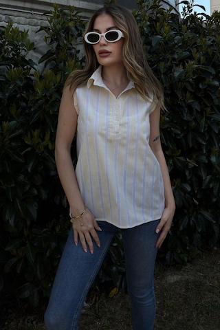 Kadın Sarı Çizgili, Dokulu Yazlık Kumaş, Yarım Patlı, Sıfır Kollu Bluz Sari