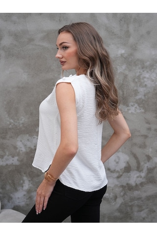 Mirve Butik Omuzu Pileli Ve Düğme Detaylı Bluz BEYAZ
