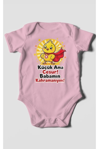 Morivokids Küçük Ama Cesur Babamın Kahramanıyım Kısa Kollu Bebek Body %100 Pamuk Koyu Pembe