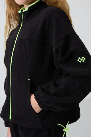 Tommy Life Siyah Kalın Yumuşak Dokulu Standart Fit Nakışlı Polar Kız Çocuk Sweatshirt - 75157 Siyah