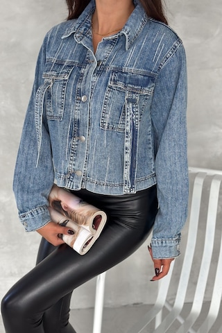 Femelle Kadın Mavi Çift Cepli Pul Detaylı Denim Kısa Kot Ceket Lacivert