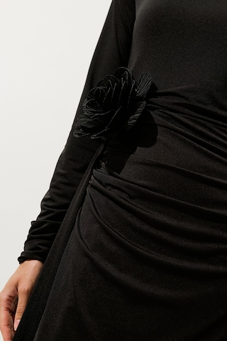 Lora Çiçek Broş Siyah Siyah