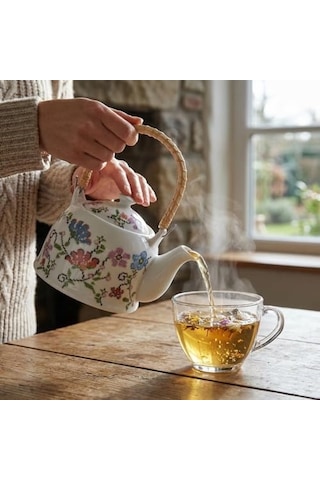 Porselen Çini Piraye Demlik - Bambu/hasır Saplı, Ateşe Dayanıklı Nostaljik Bitki Çayı Ve Çay Demliği 900 Ml - 2 Farklı Desen Seçeneği Pıraye 1
