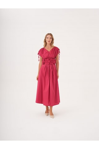 Kadın Bel Detaylı Kısa Kollu Elbise Çiçek Aplikeli, Büzgü Ve Bağcık Detaylı, %100 Pamuk Kırmızı