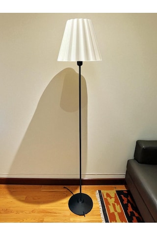 Modern Şık İskandinav Tarz Lambader Metal Ayaklı Salon Oturma Odası Ve Yatak Odası Aydınlatma Siyah