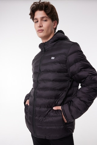 Lee Regular Fit Normal Kesim Kapüşonlu Tam Fermuarlı Siyah Erkek Şişme Mont L87Hsz01 Siyah