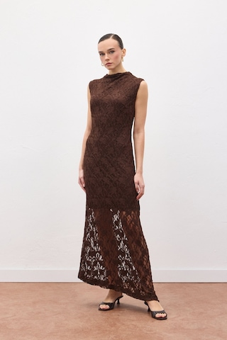 Sateen Dantel Kolsuz Elbise - Kahve-137059 Kahve