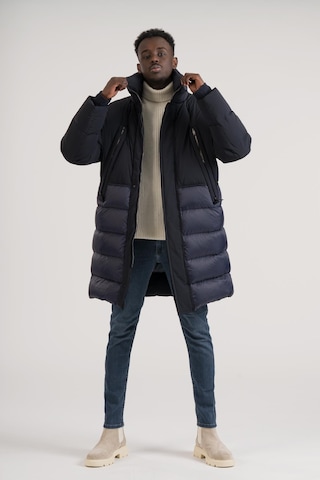 Regular Fit Dik Yaka Yan Cepli Uzun Şişme Kapitone Mont Lacivert