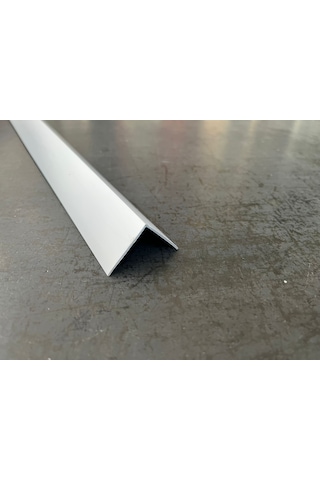 Plastik Köşebent Beyaz 3 CM x 3 CM - 1 Metre (100 CM)