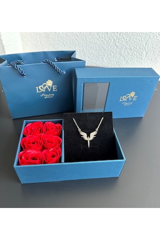 Kolye Hediyeli Kırmızı Gül Ve Mücevher Kutusu Seti