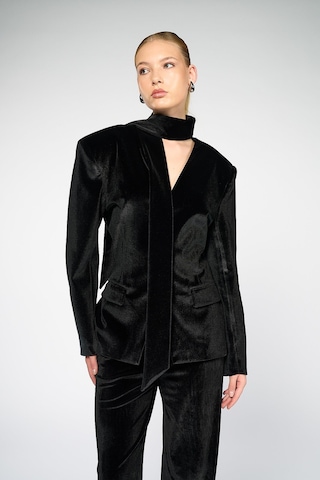 Kadın Siyah Bele Oturan Şal Detaylı Kadife Blazer Siyah