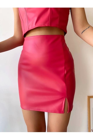 Tek Yırtmaçlı Arkadan Fermuarlı Deri Etek Fuşya S24475 Fuşya