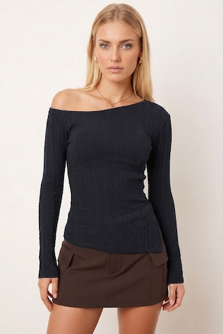 Armonika Kadın Lacivert Asimetrik Yaka Yandan Yırtmaçlı Bluz Arm-26k001066
