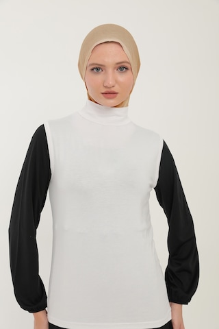 Sonbaharmoda Kadın Sıfır Kollu Yarım Balıkçı Yakalı Penye Likralı Body - Beyaz Beyaz