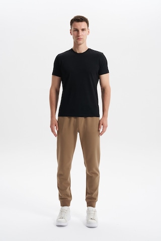 AR-MA Arma Erkek Slim Fit Örme Interlok Basic Dar Paça Eşofman Altı Arka Ve Yan Fleto Fermuar Cepli Paçalar Ribanalı %80 Pamuk %14 Polyester %6 Elastane K30174998902 Gri Açık